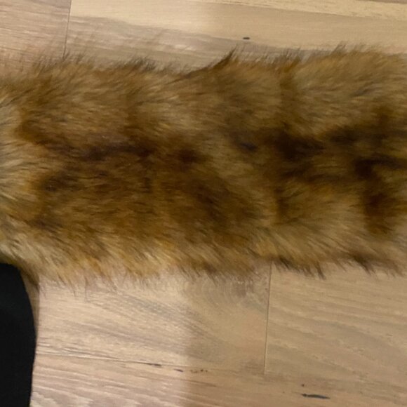 The Limited Black Scarf w Brown Faux Fur Detailing - Picture 3 of 4